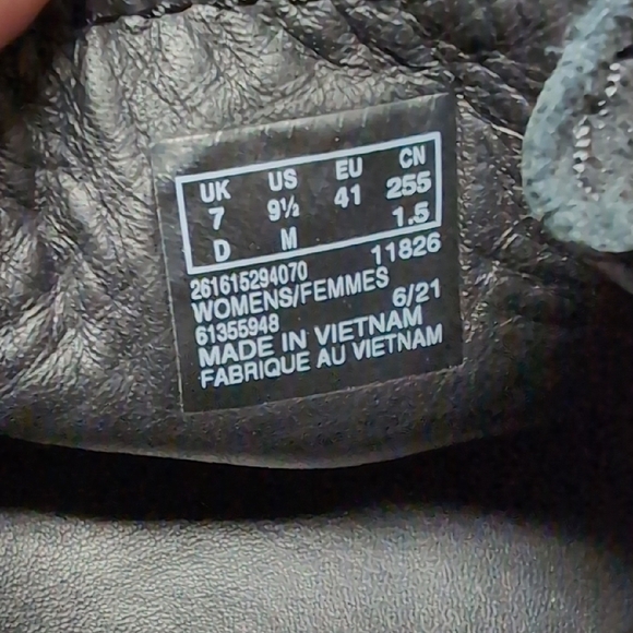 Clarks Wallabees Black Suede Chukka Boots Women - Picture 3 of 9